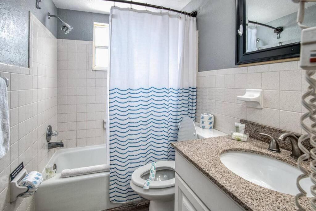 Sunset Beach Suites At Madeira Beach! Pet Friendly With Summer Breezes! - Suite 6 St. Pete Beach Dış mekan fotoğraf