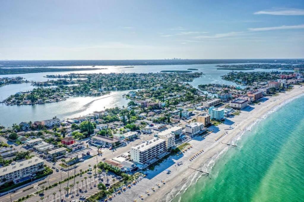 Sunset Beach Suites At Madeira Beach! Pet Friendly With Summer Breezes! - Suite 6 St. Pete Beach Dış mekan fotoğraf
